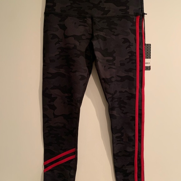 Vimmia Dark Camo leggings, size Large - Picture 2 of 7